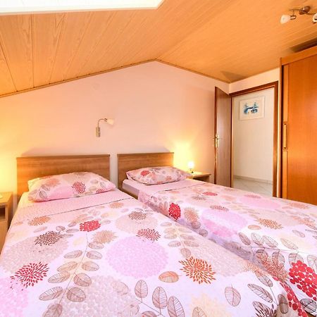 Apartment Mladen Krk Town Εξωτερικό φωτογραφία