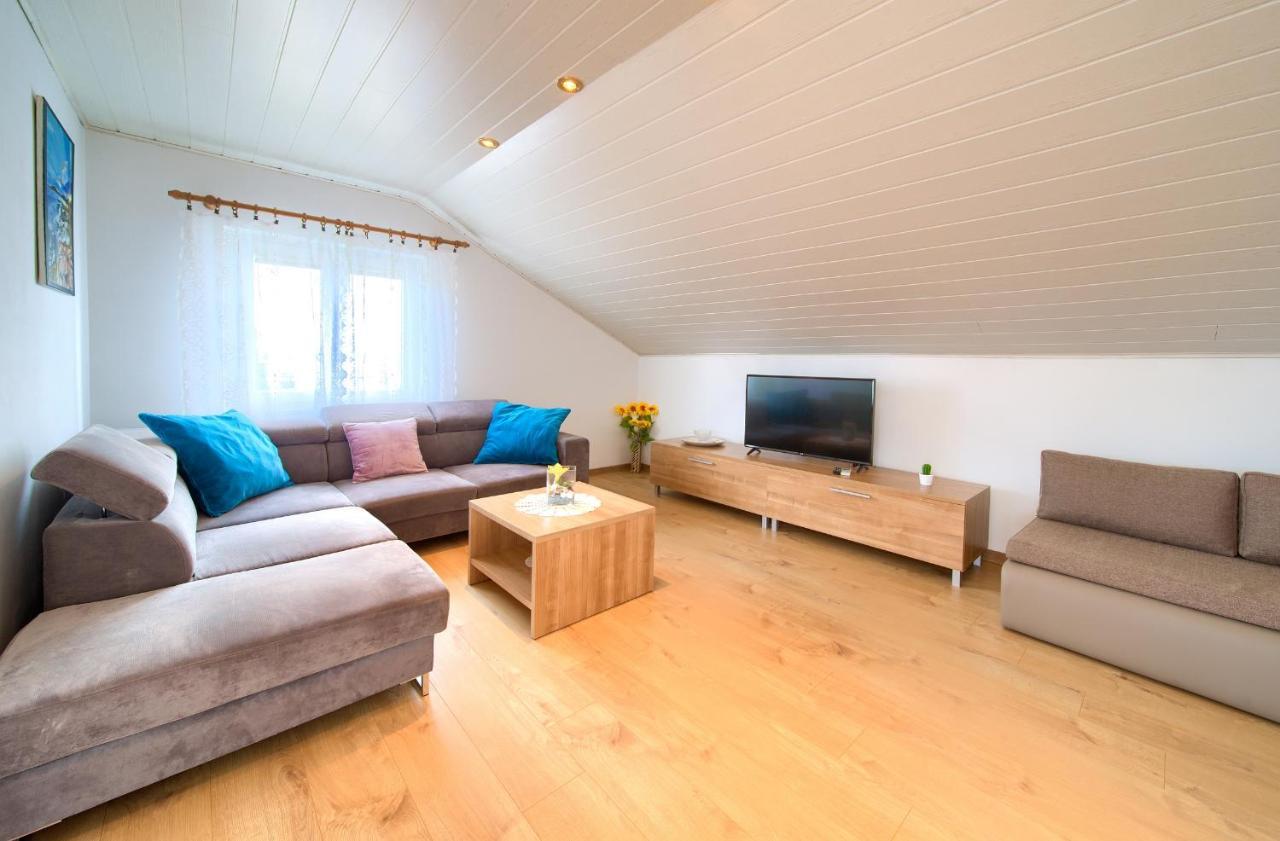 Apartment Mladen Krk Town Εξωτερικό φωτογραφία