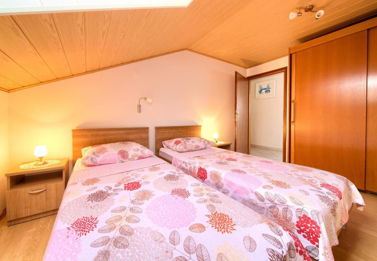 Apartment Mladen Krk Town Εξωτερικό φωτογραφία