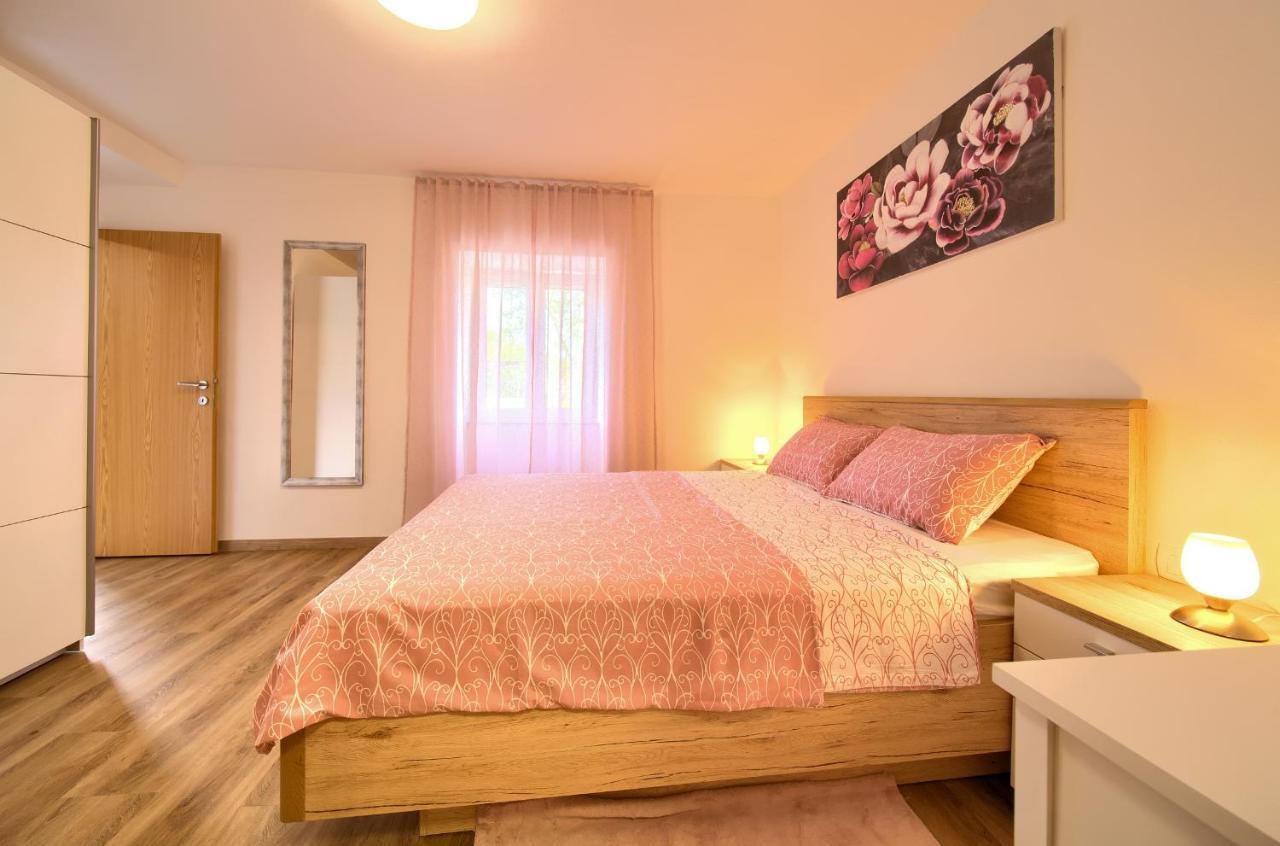 Apartment Mladen Krk Town Εξωτερικό φωτογραφία