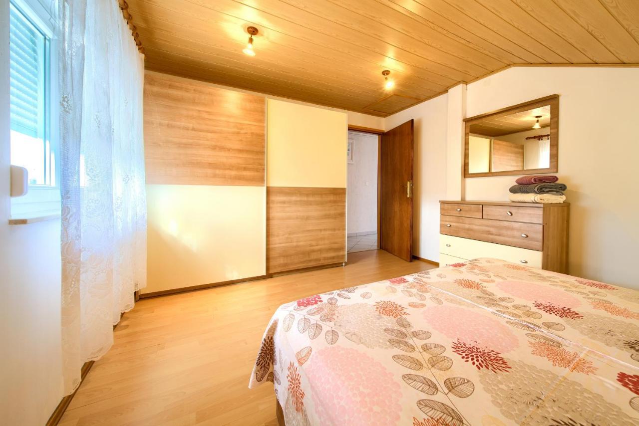 Apartment Mladen Krk Town Εξωτερικό φωτογραφία