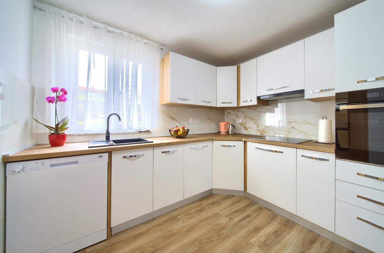 Apartment Mladen Krk Town Εξωτερικό φωτογραφία